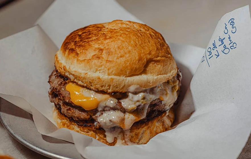 Akali Menü Fiyatları 2024: Burger Tutkunlarının Tercihi