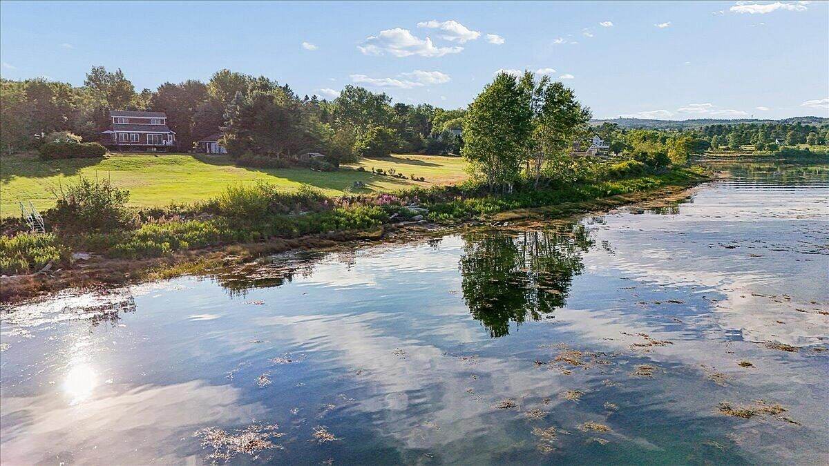 Property listing photograph