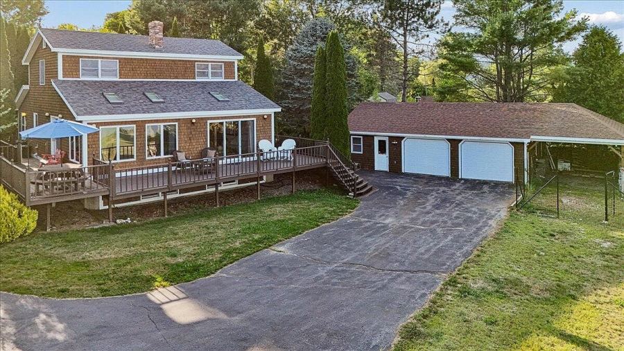 Property listing photograph